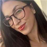 Soy una persona apasionada por el conocimiento y la enseñanza. Disfruto de aprender y fomentar la inclusión.